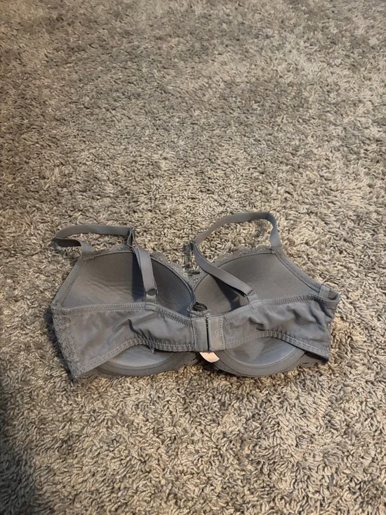 Victoria's Secret Gray Shimmer Lace Push-Up Bra - Picture 2 of 3